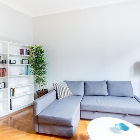Spacious And Brilliant Apartment In Duomo By Easylife 밀라노 외부 사진