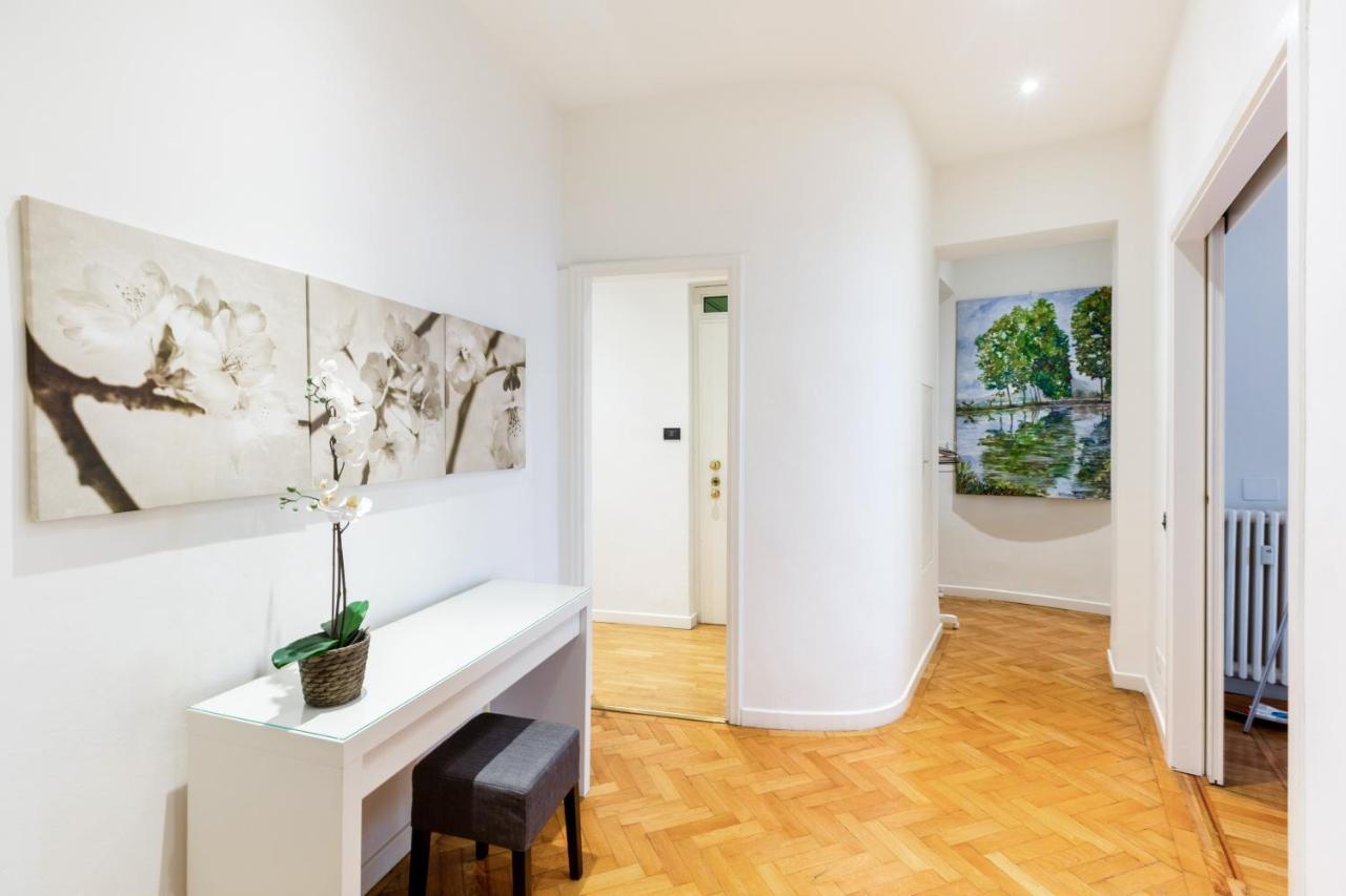 Spacious And Brilliant Apartment In Duomo By Easylife 밀라노 외부 사진